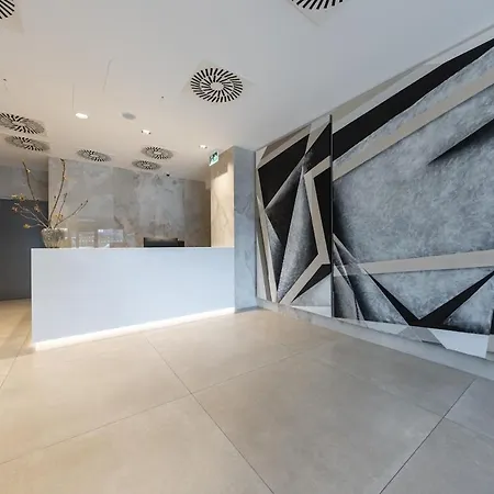 Apartmán Skyline View Apartment, Metropolis, Parking & Balcony Bratislava