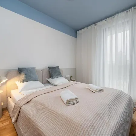 Skyline View Apartment, Metropolis, Parking & Balcony Lejlighed Bratislava